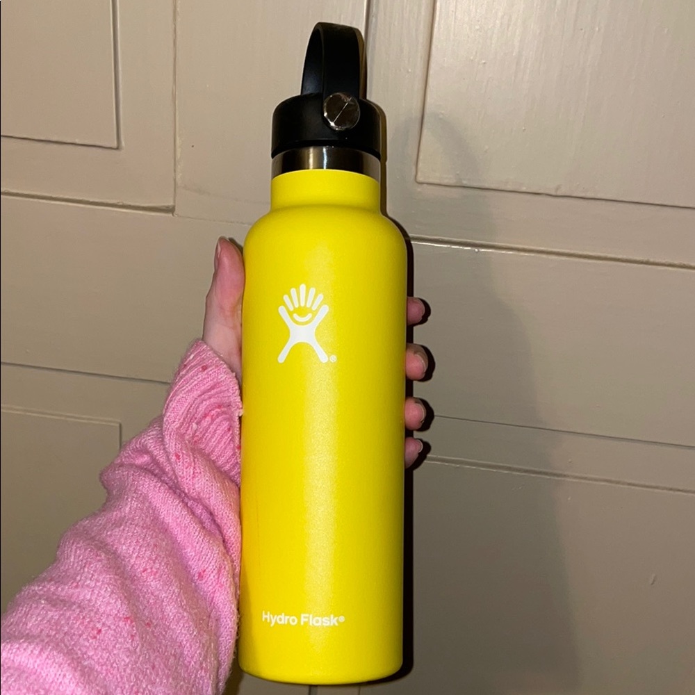 Yellow 21 ounce standard mouth hydroflask